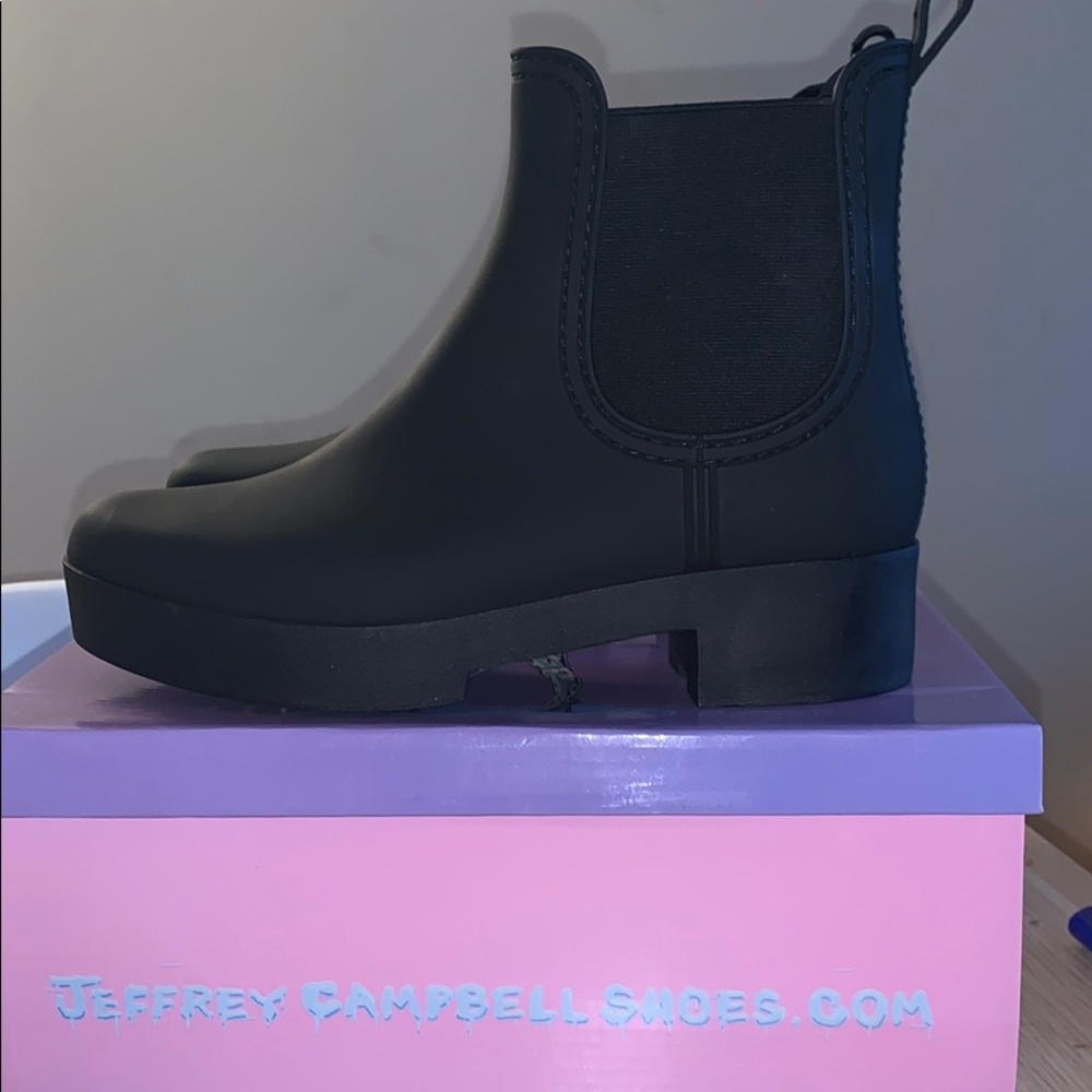 NBW Jeffrey Campbell Platform Chelsea Boot